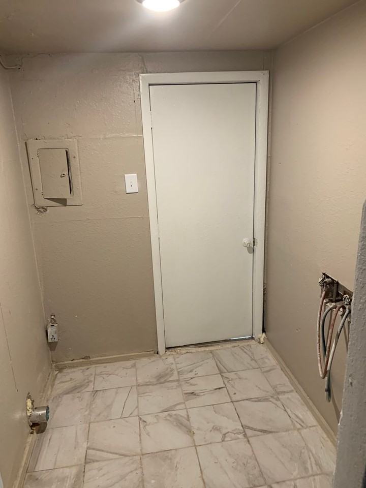 754 S 2nd St - Photo 5 of 8