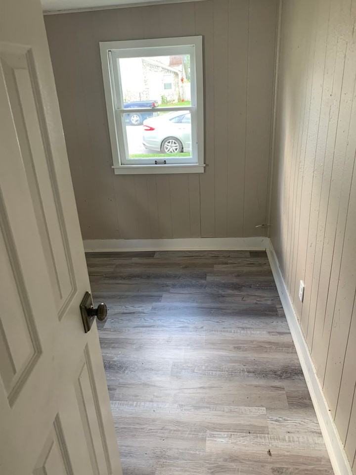 754 S 2nd St - Photo 6 of 8