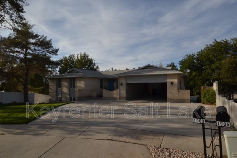 1903 E Grandeur Dr - Photo 2 of 26