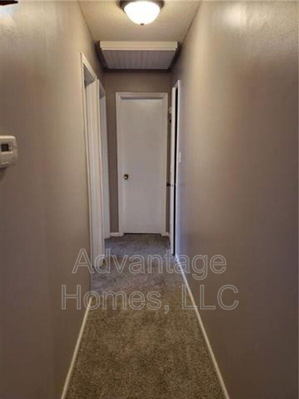 3212 N 68th St - Photo 6 of 26