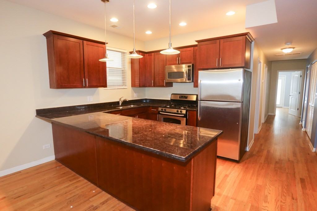1443 W Cortez St #1 - Photo 3 of 20