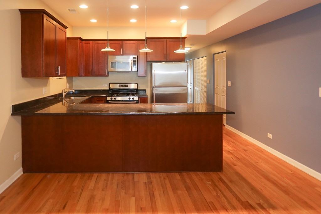 1443 W Cortez St #1 - Photo 4 of 20