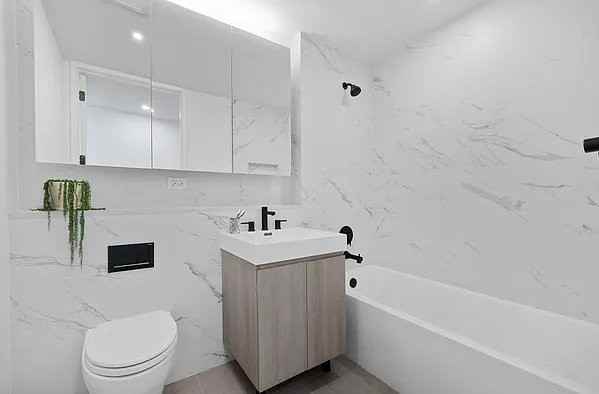 710 Metropolitan Ave - Photo 2 of 10