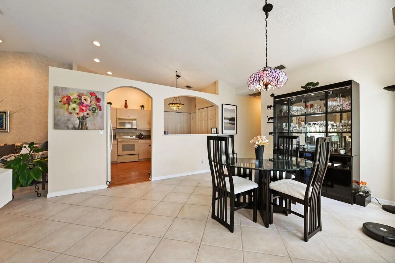 6077 Lake Hibiscus Dr #6077 - Photo 5 of 41