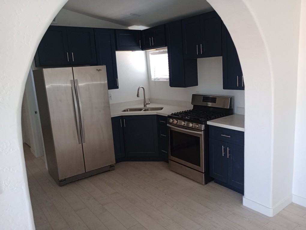 107 N Myers Blvd - Photo 3 of 15