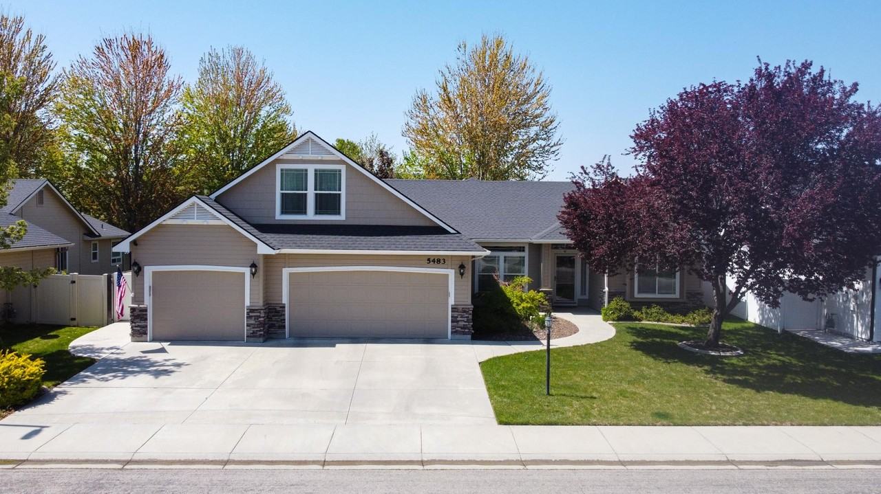 5483 N Black Sand Ave - Photo 2 of 20