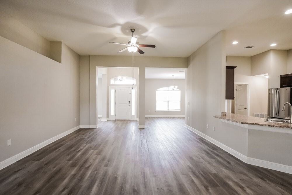 506 W Leah Ct - Photo 3 of 21