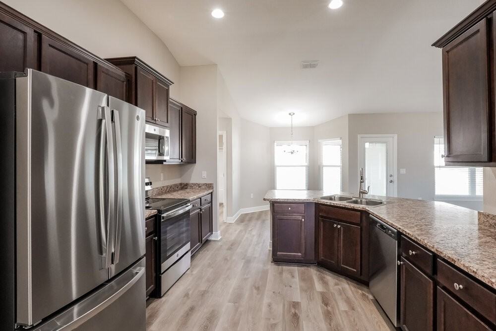 506 W Leah Ct - Photo 6 of 21