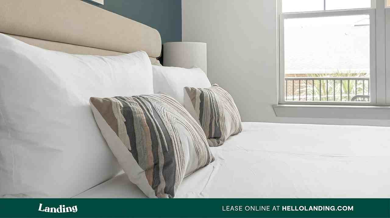 1148 N Main St - Photo 4 of 50