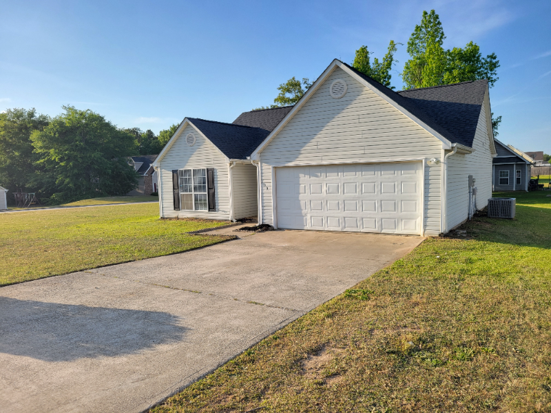 109 Apple Valley Rd - Photo 2 of 27