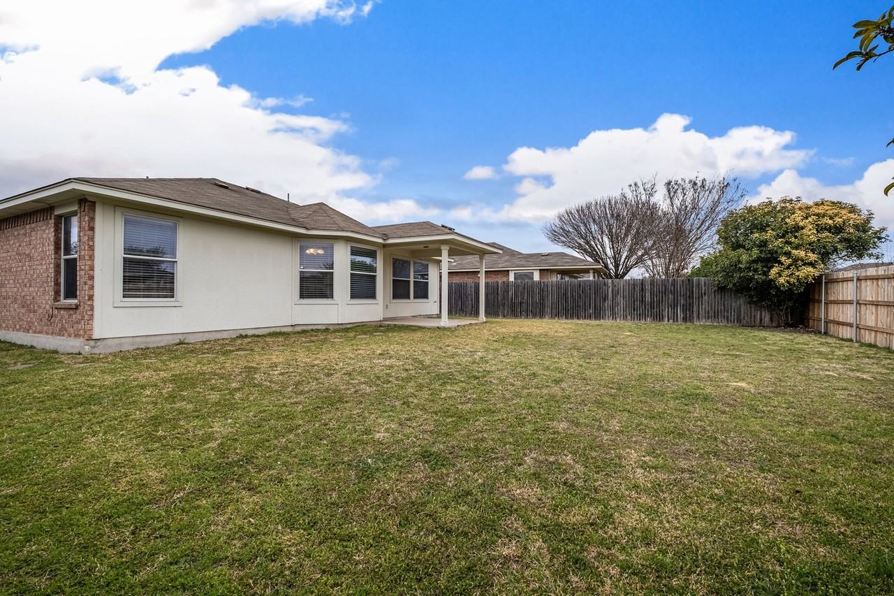 2209 Pearson Way - Photo 2 of 20