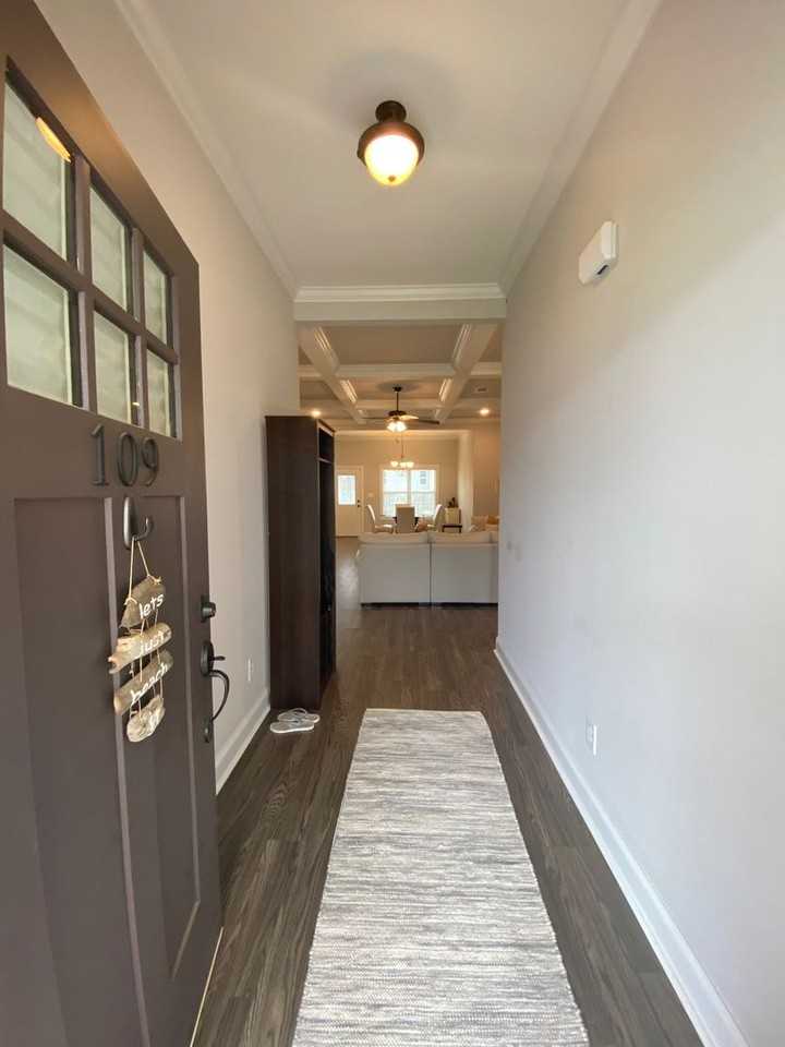 109 Cascades Ct - Photo 2 of 19