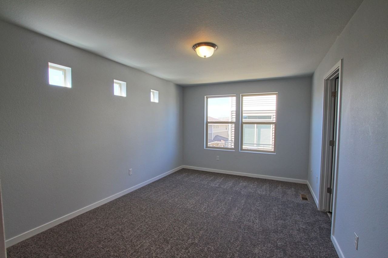 4144 Elegant St - Photo 5 of 21