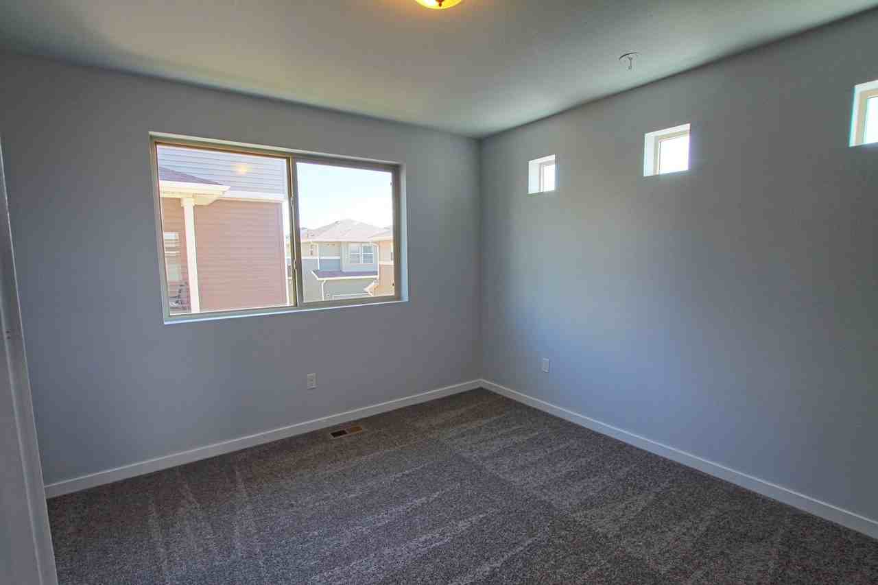 4144 Elegant St - Photo 6 of 21