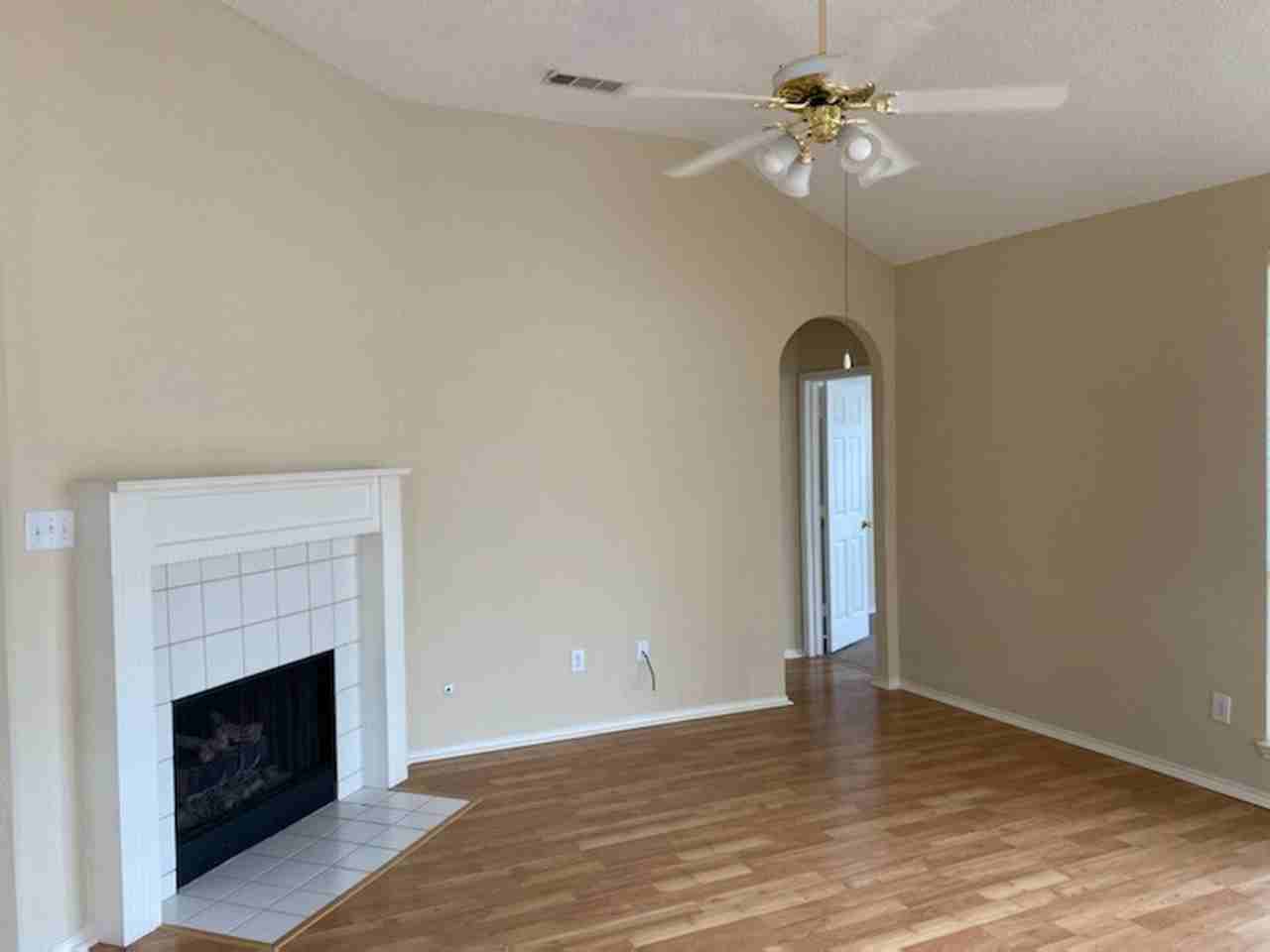 1310 Westview Dr - Photo 3 of 20