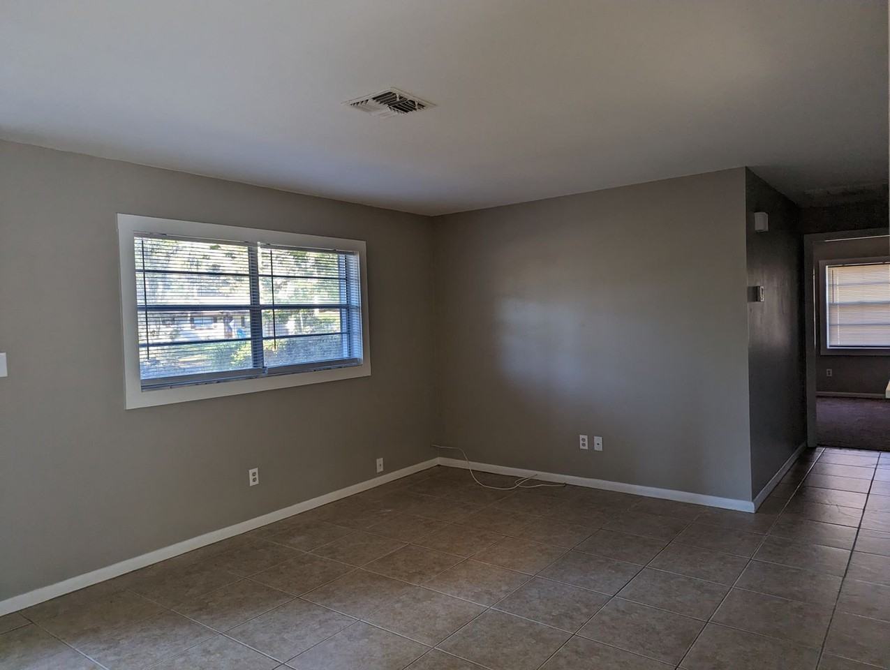 3351 N Bay Ave - Photo 4 of 19