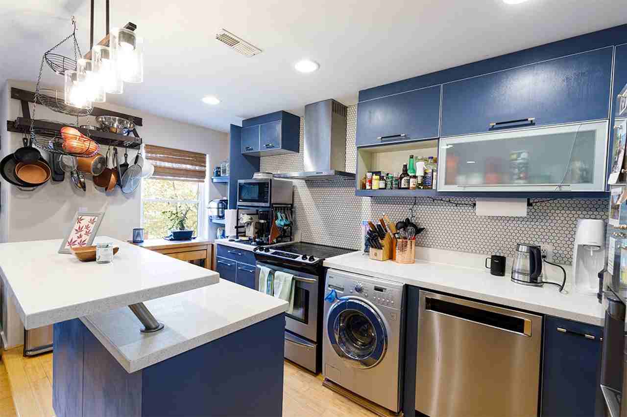 1220 Holbrook Ter Ne #202 - Photo 4 of 16