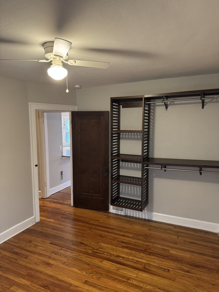 15611 Delaware Ave - Photo 3 of 9