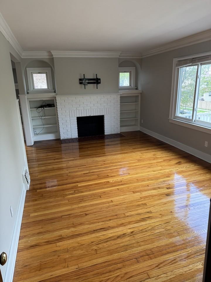 15611 Delaware Ave - Photo 5 of 9
