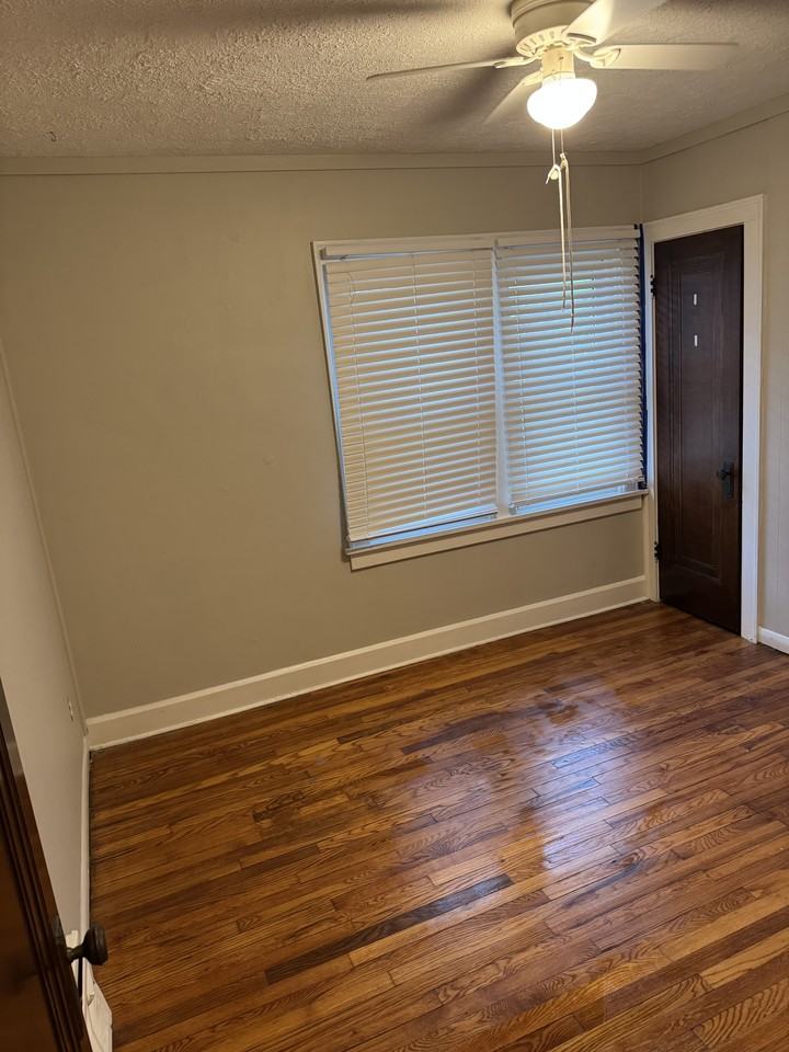 15611 Delaware Ave - Photo 7 of 9