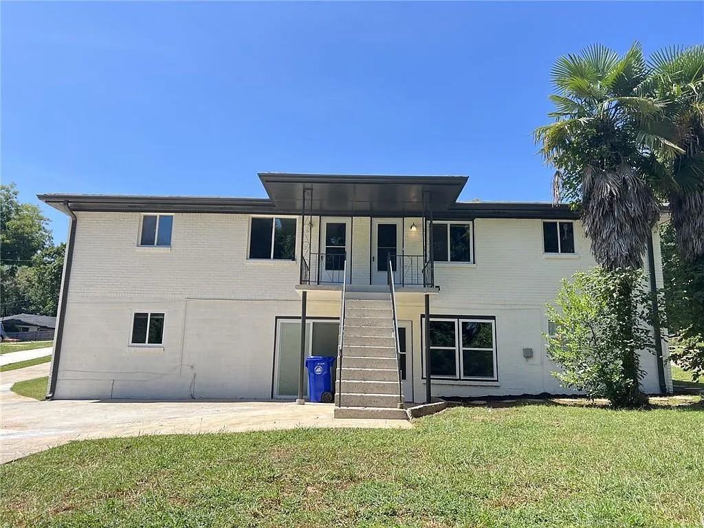 2058 Nettie Ct #B - Photo 3 of 16