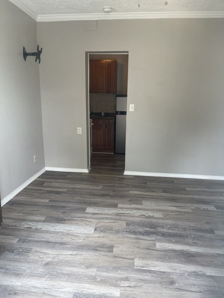 415 Dunlap St #1 - Photo 7 of 24