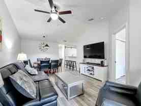Queen Palms Ct - Photo 1 of 1