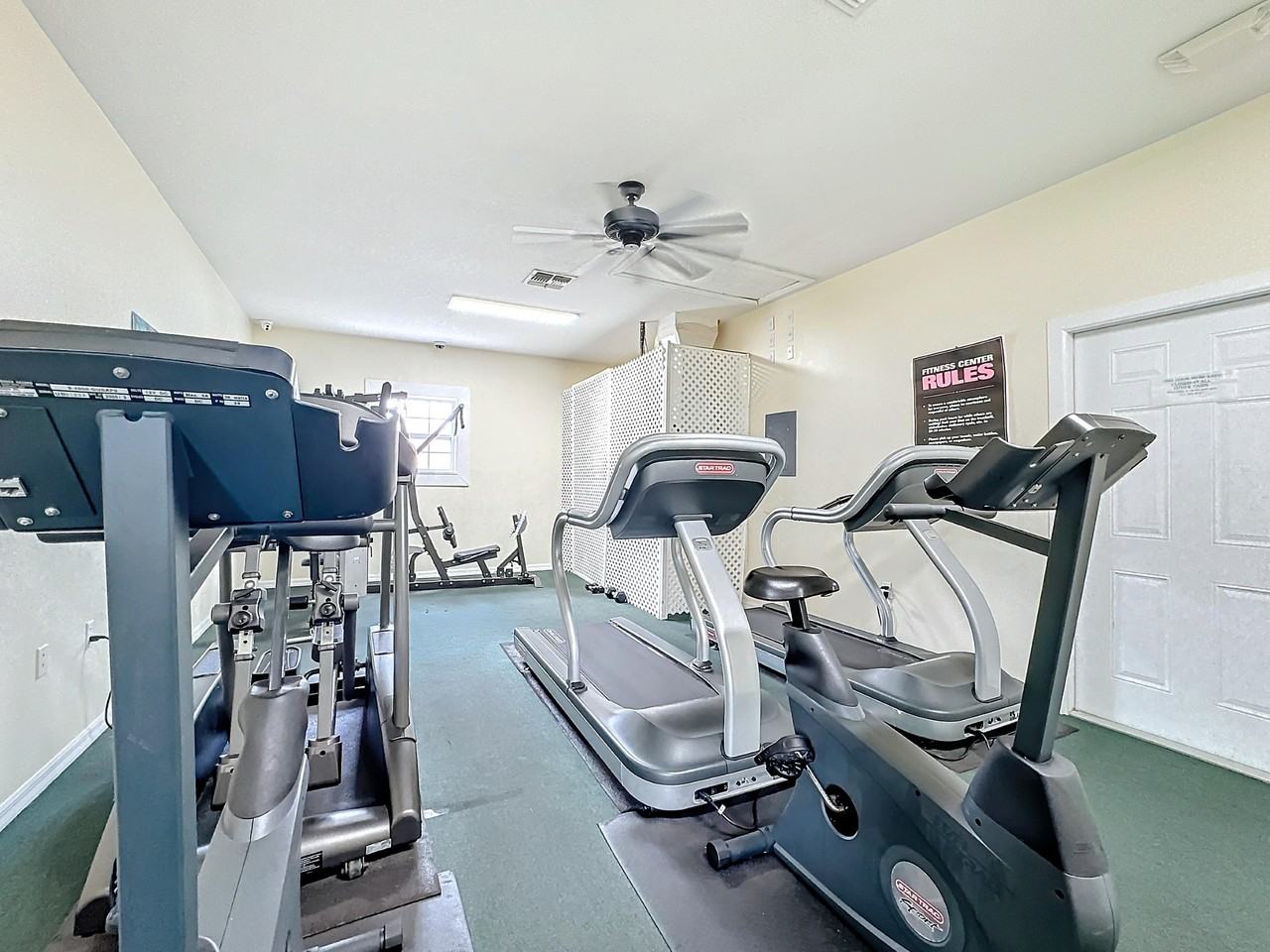 Queen Palms Ct - Photo 5 of 23