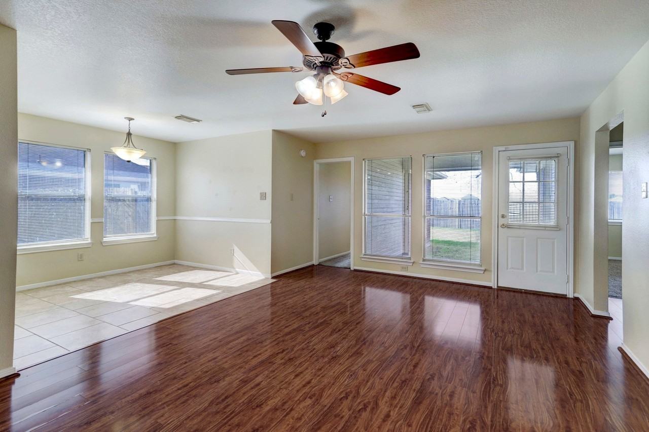 8203 Eastpoint Blvd - Photo 4 of 20