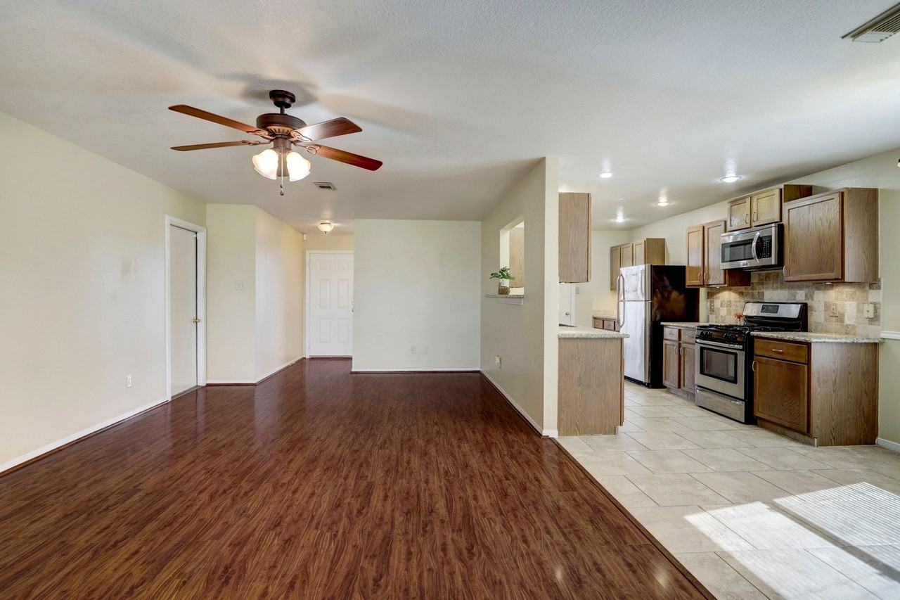 8203 Eastpoint Blvd - Photo 5 of 20