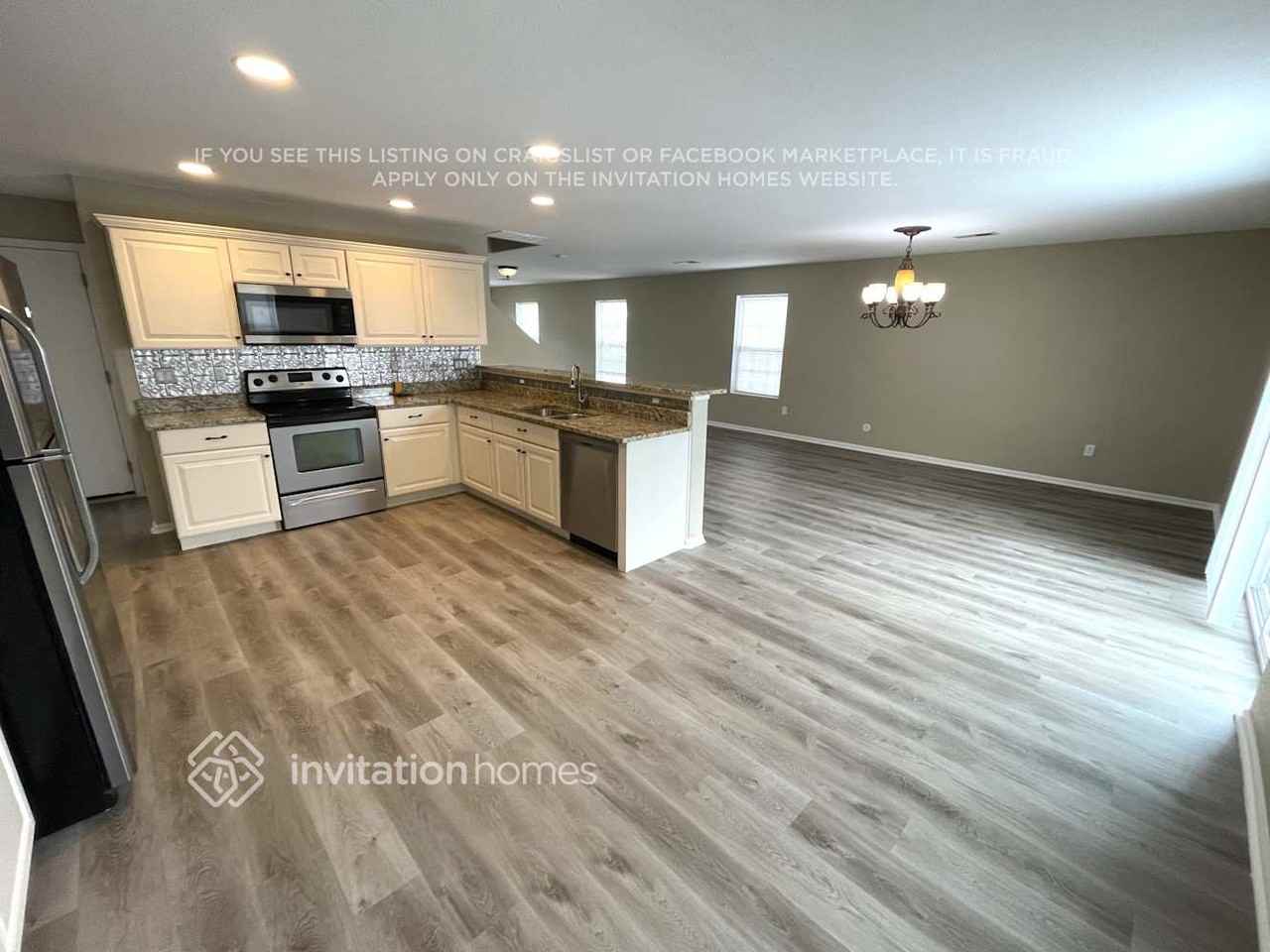 1930 Quartz St - Photo 5 of 15