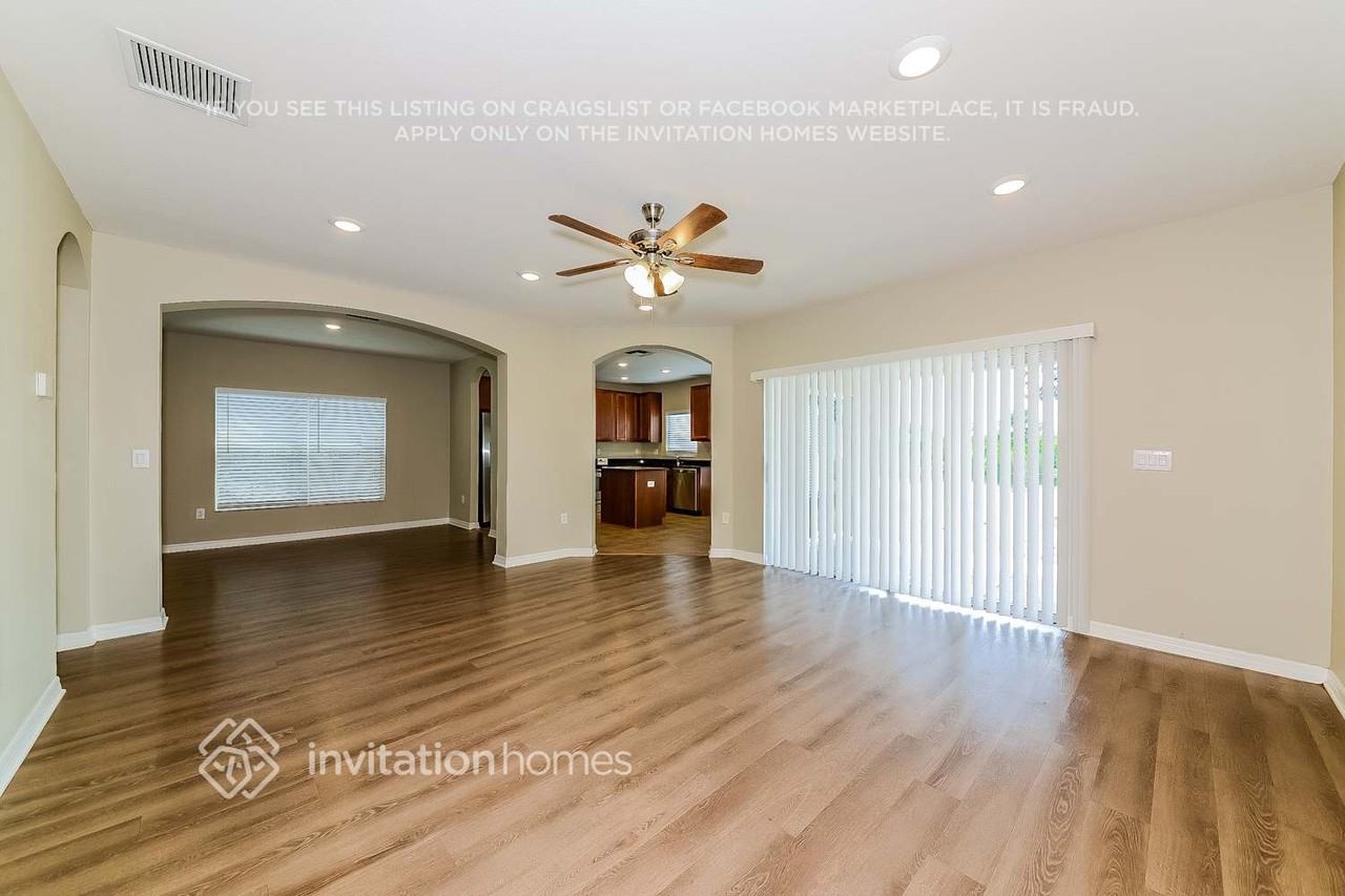 12652 Belcroft Dr - Photo 5 of 17