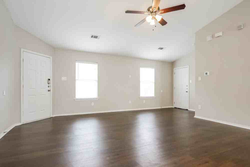 1144 Browntop St - Photo 4 of 16