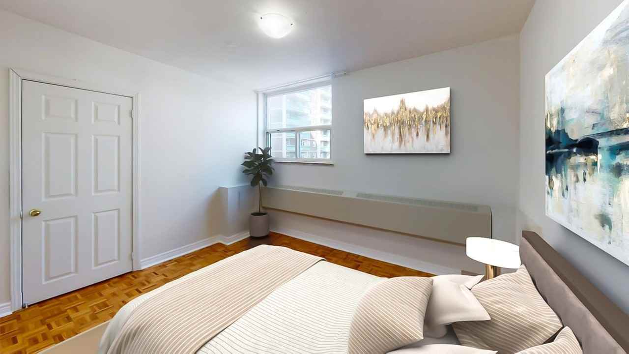 240 Wellesley Street East - Photo 5 of 12