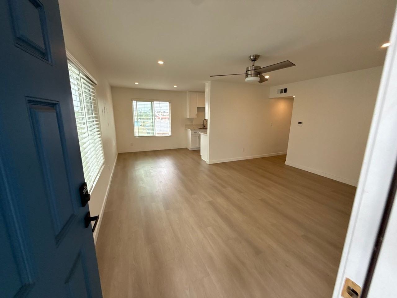 4027 34th St - Photo 4 of 32