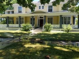 featured image of 214 N Quaw Blvd