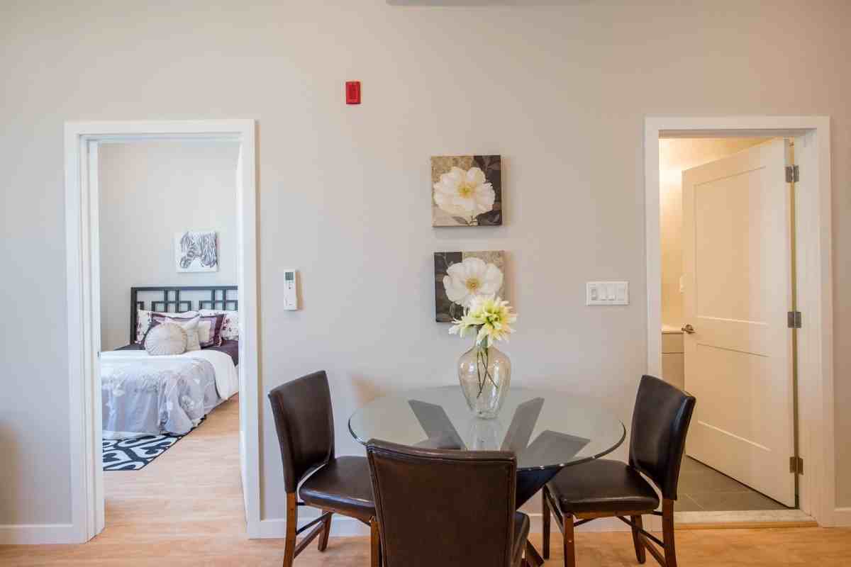 1225 N 27th - Photo 3 of 23