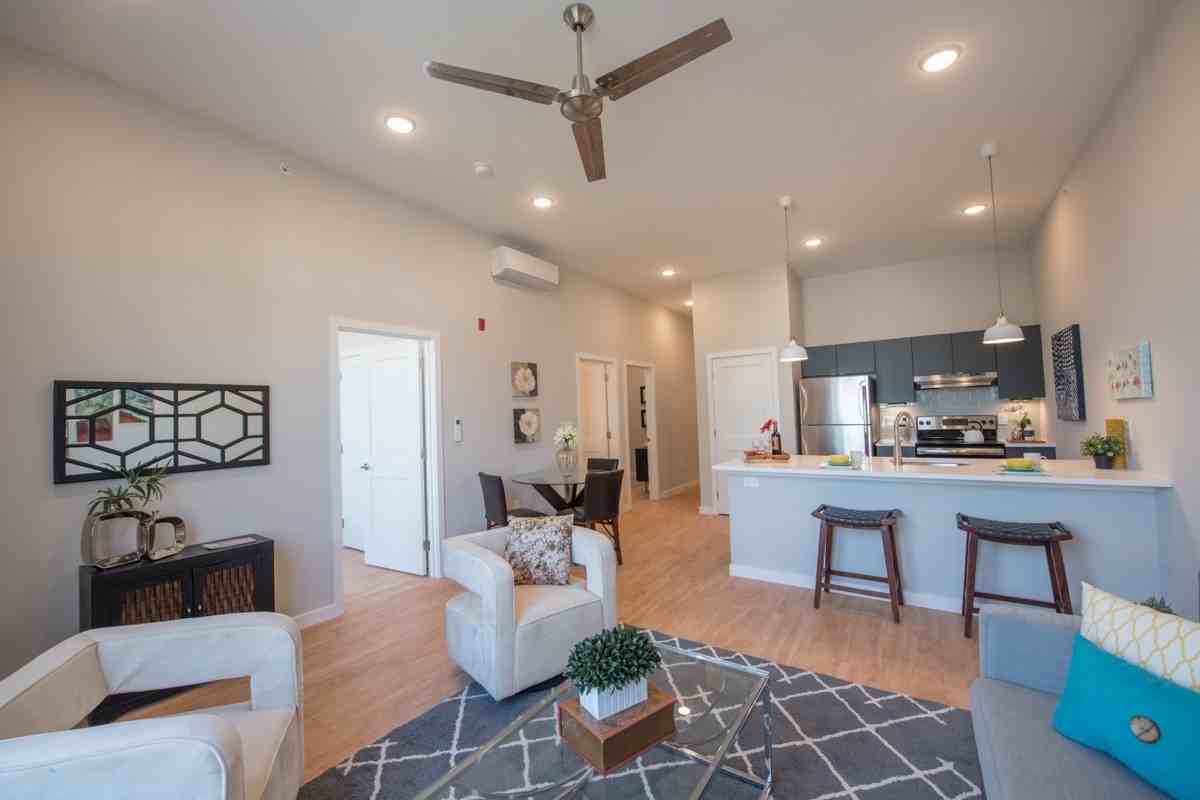 1225 N 27th - Photo 7 of 23