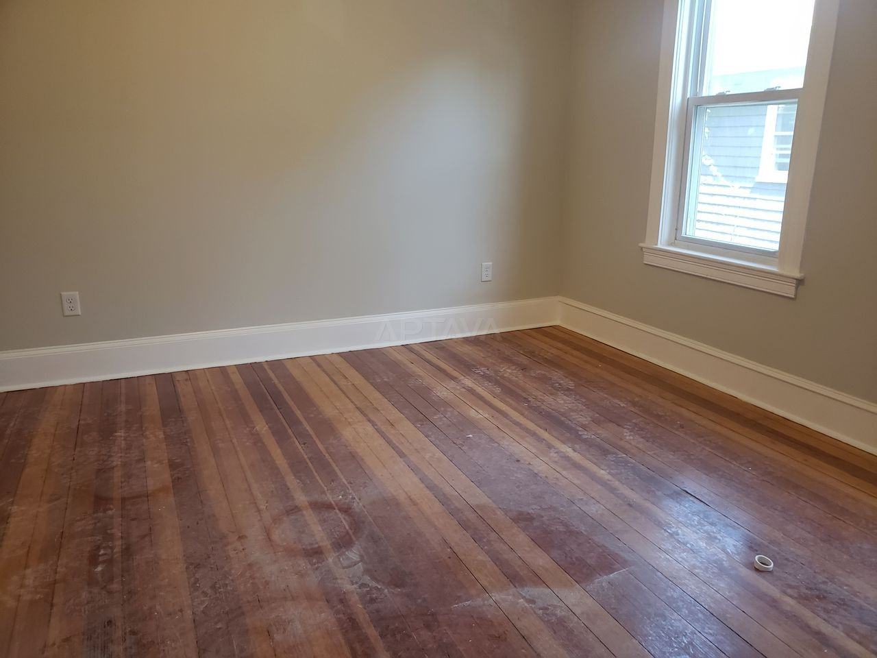 22 Barton St - Photo 7 of 12