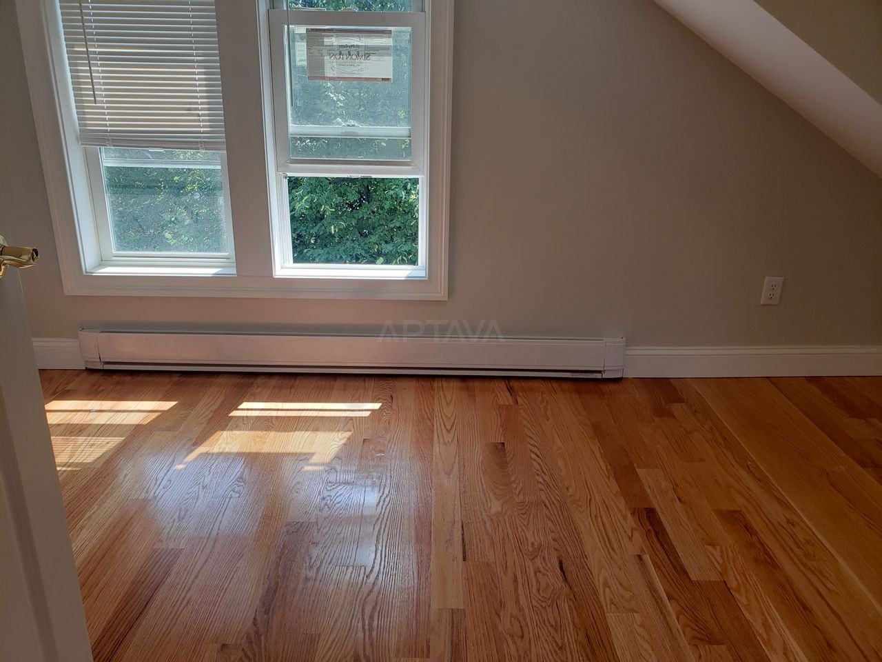 22 Barton St - Photo 6 of 12