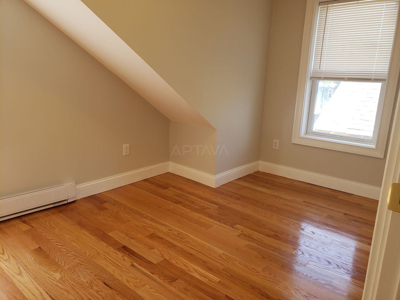 22 Barton St - Photo 2 of 12