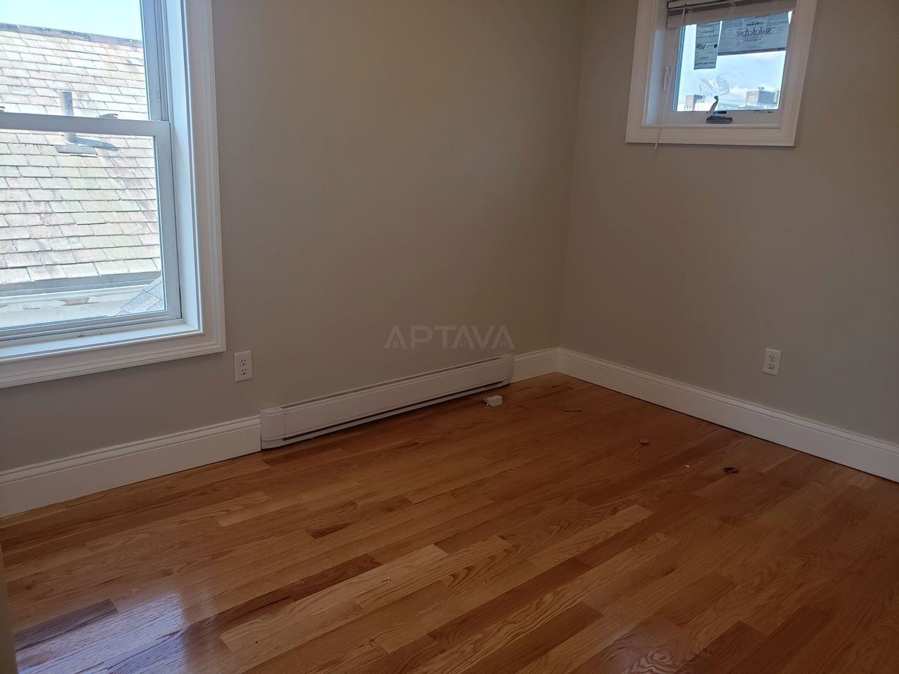 22 Barton St - Photo 3 of 12