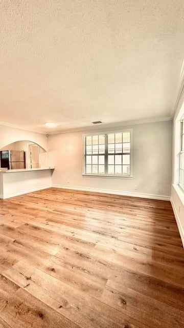 6894 3rd St - Photo 3 of 6