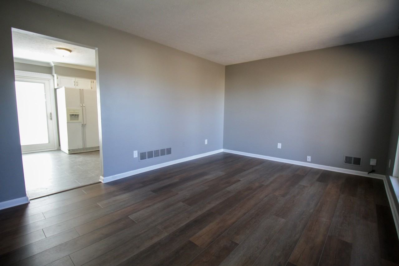 4909 Stony Brook Dr #NA - Photo 4 of 11