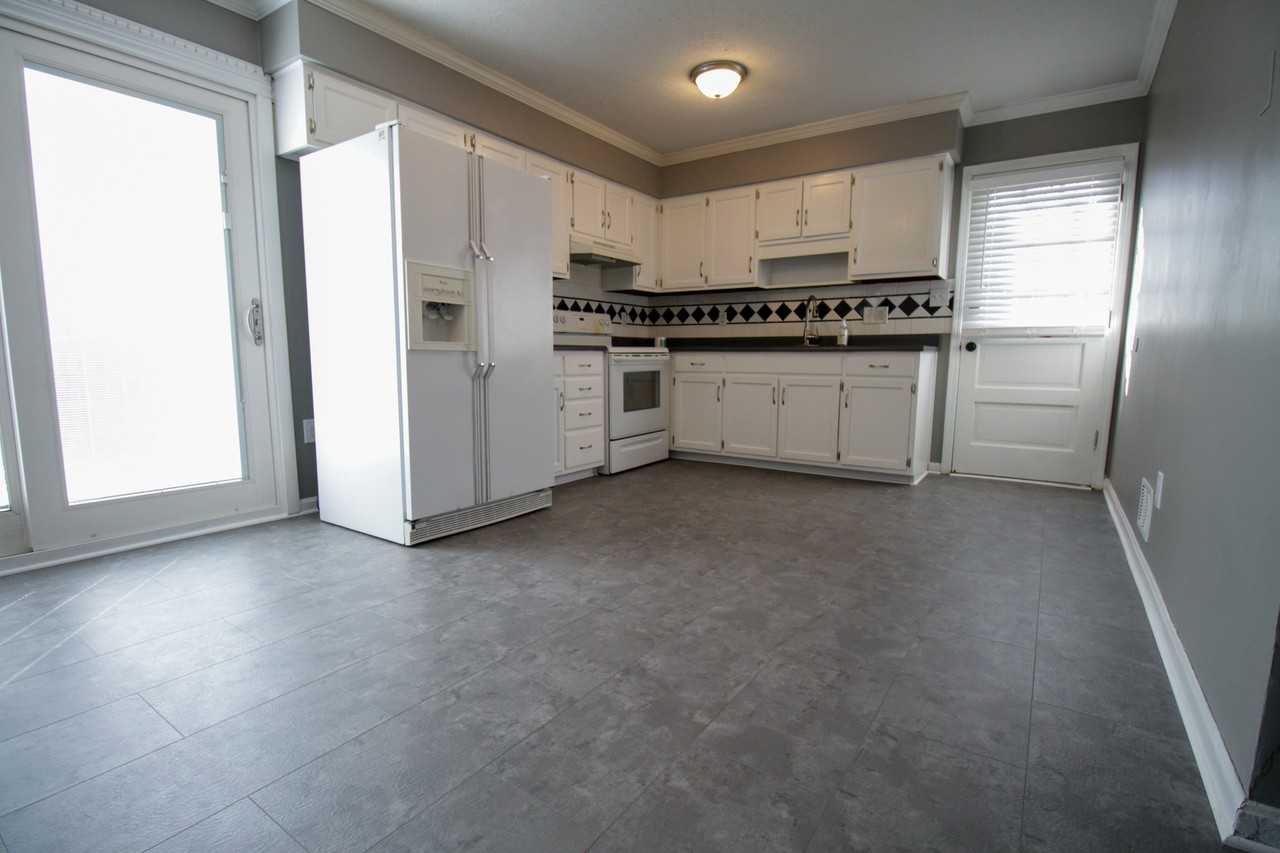 4909 Stony Brook Dr #NA - Photo 5 of 11