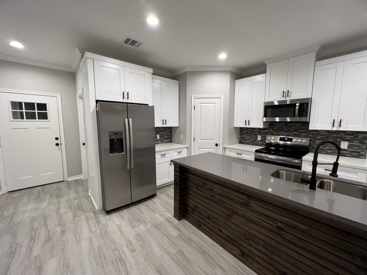 411 Canal St #NA - Photo 4 of 9