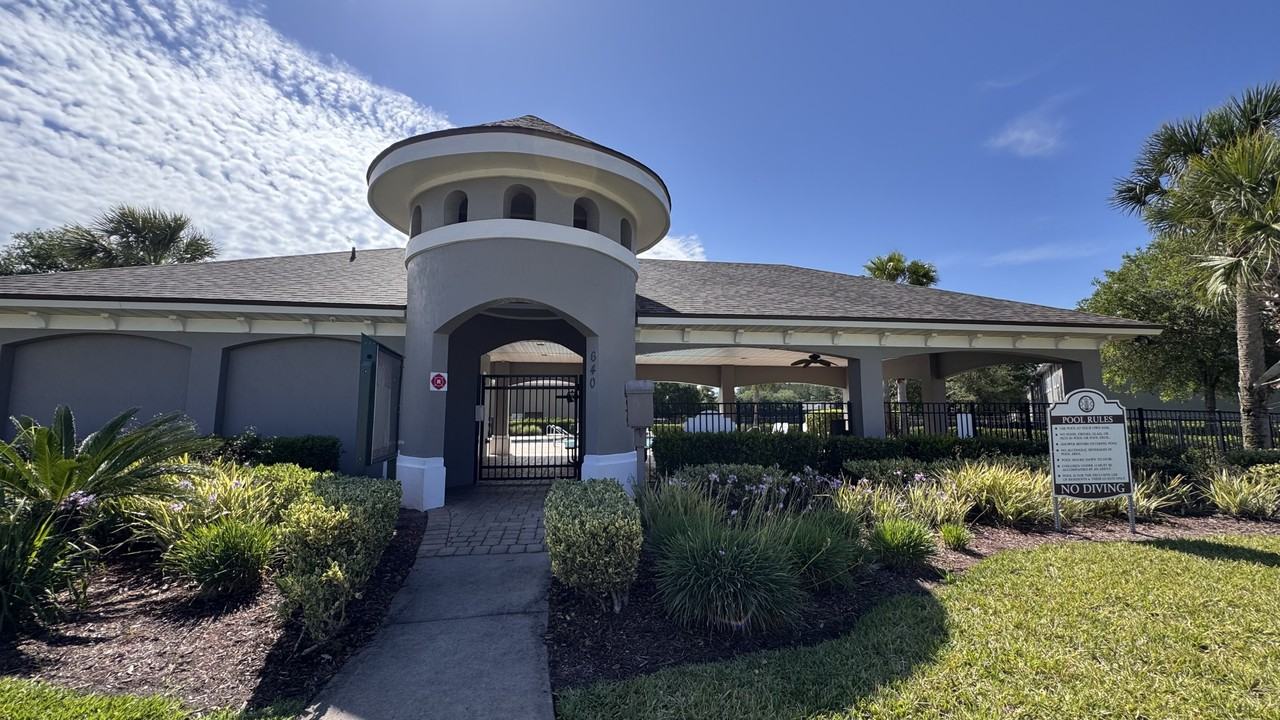 581 Scrub Jay Dr #2 - Photo 3 of 18