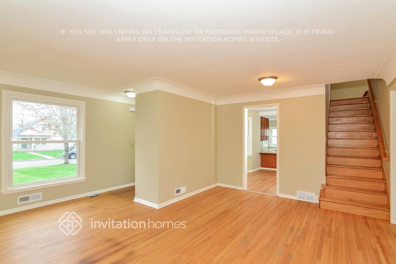 6318 Humboldt Ave S - Photo 6 of 19