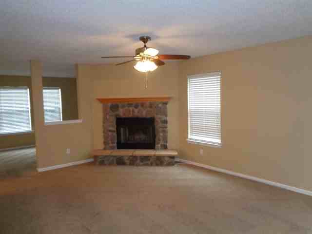 10981 Clear Spring Dr - Photo 2 of 16