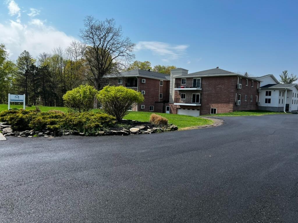 2410 Oneida St - Photo 2 of 3